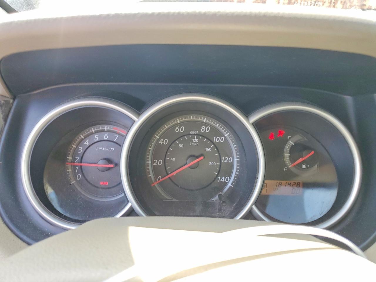 Nissan Versa 1.8 S