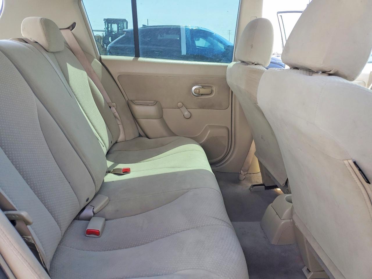 Nissan Versa 1.8 S