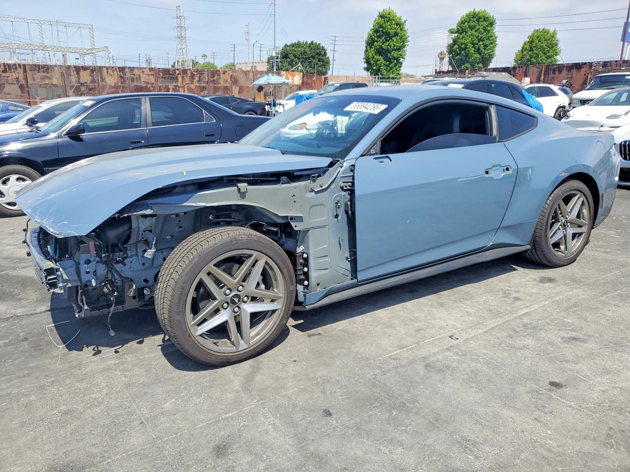 Salvage Ford Mustang Image