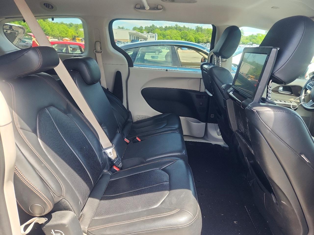 Chrysler Pacifica Touring L Plus
