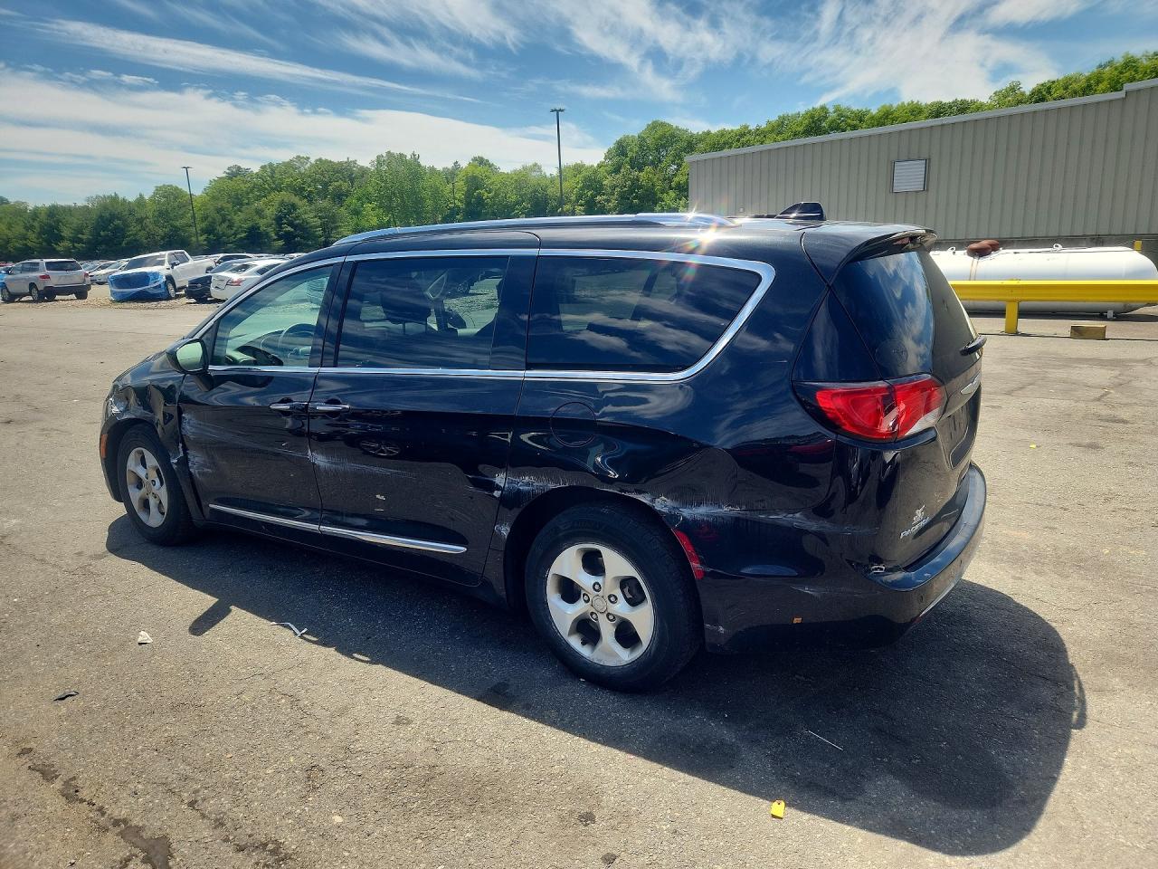 Chrysler Pacifica Touring L Plus