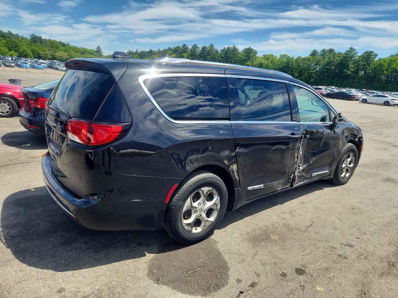 Chrysler Pacifica Touring L Plus