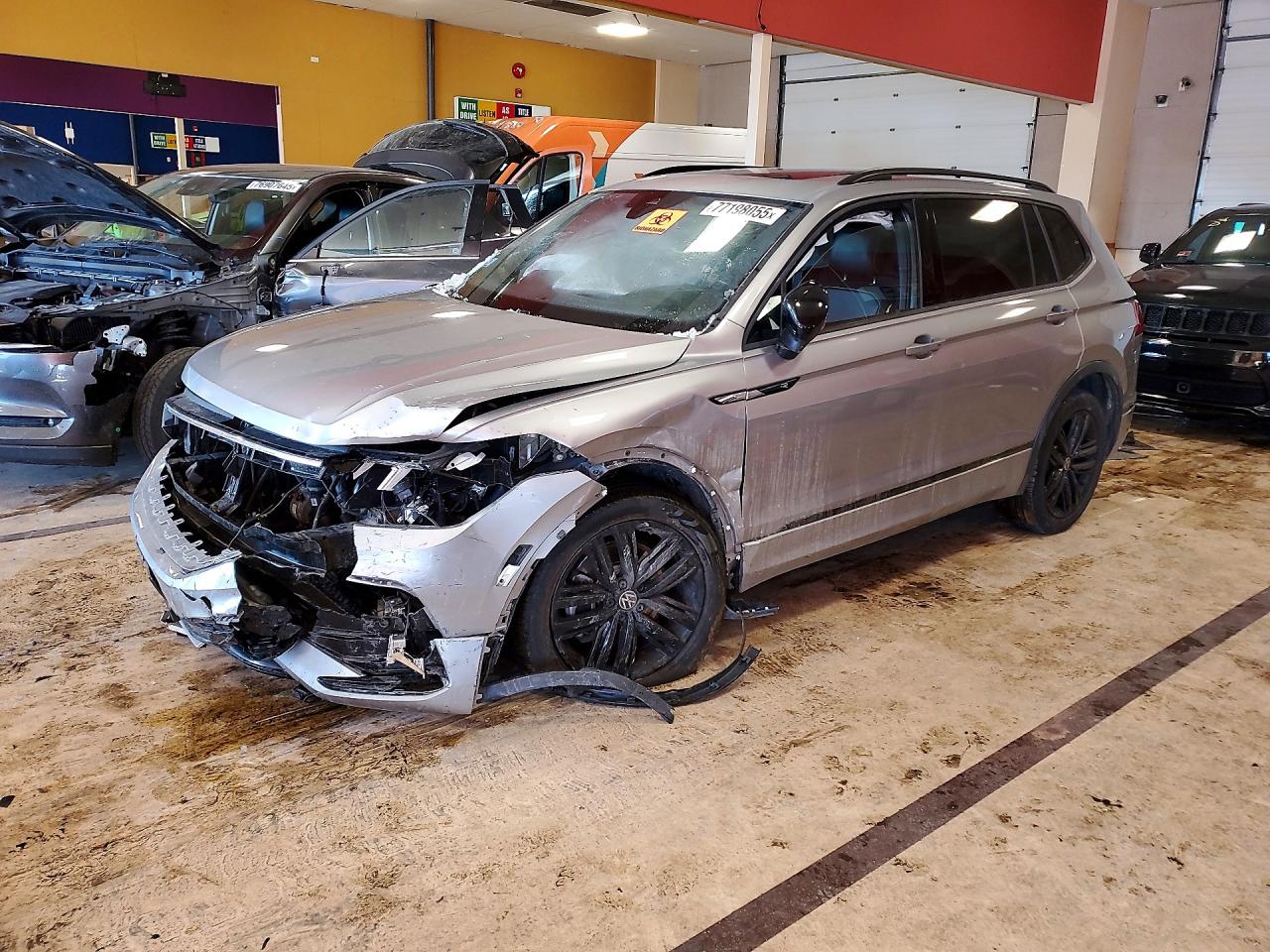 Salvage Volkswagen Tiguan Image