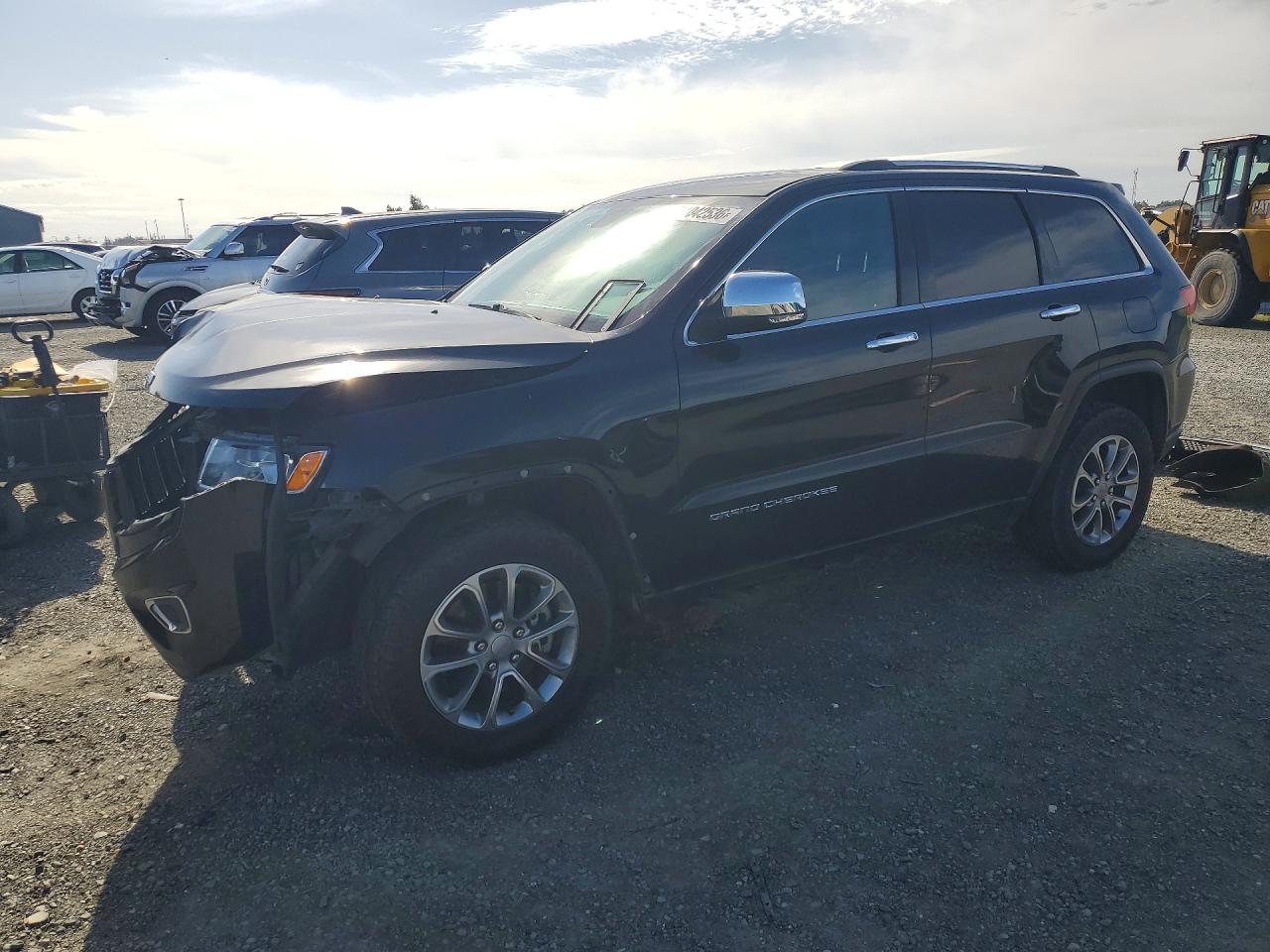 Salvage Jeep Cherokee Image