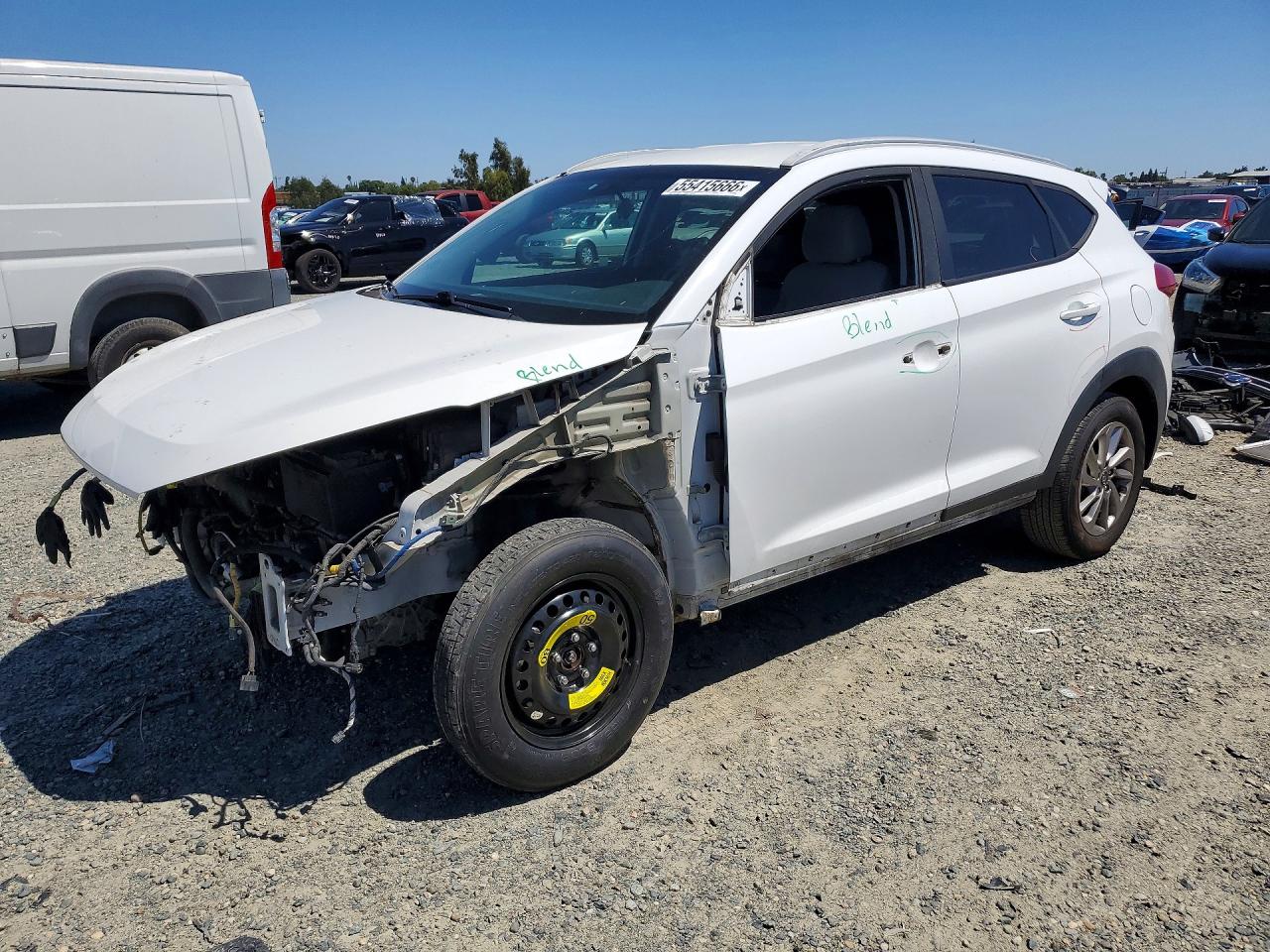 Salvage Hyundai TUCSON Image