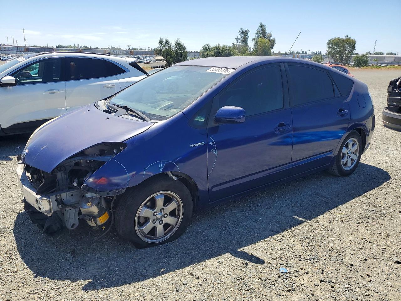 Salvage Toyota Prius Image