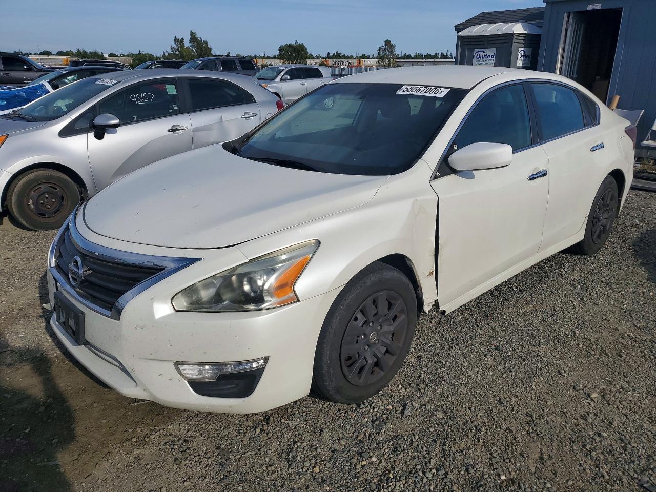 Salvage Nissan Altima Image
