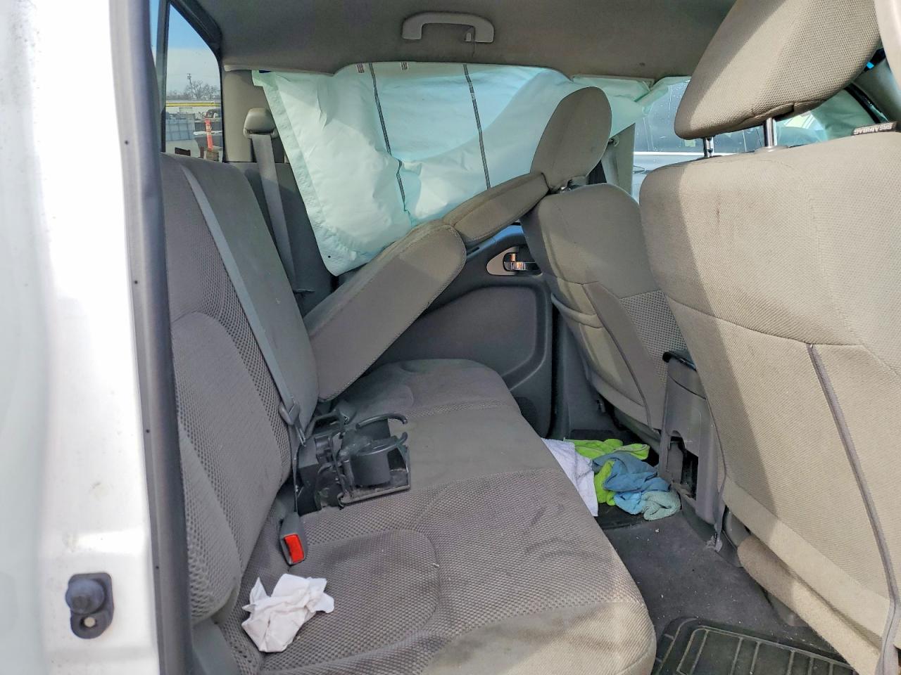 Nissan Frontier S