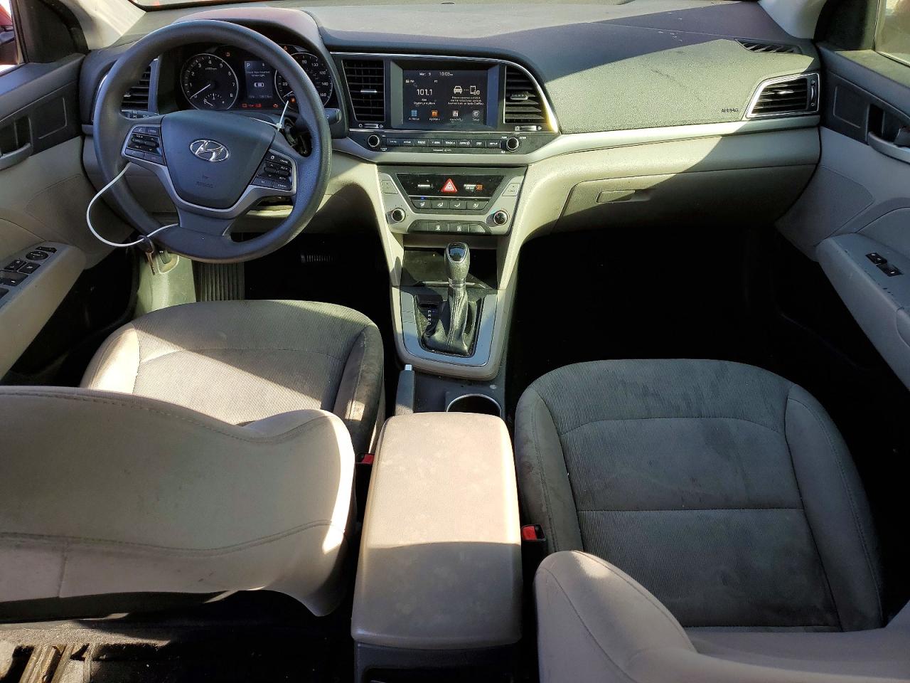Hyundai ELANTRA Sel