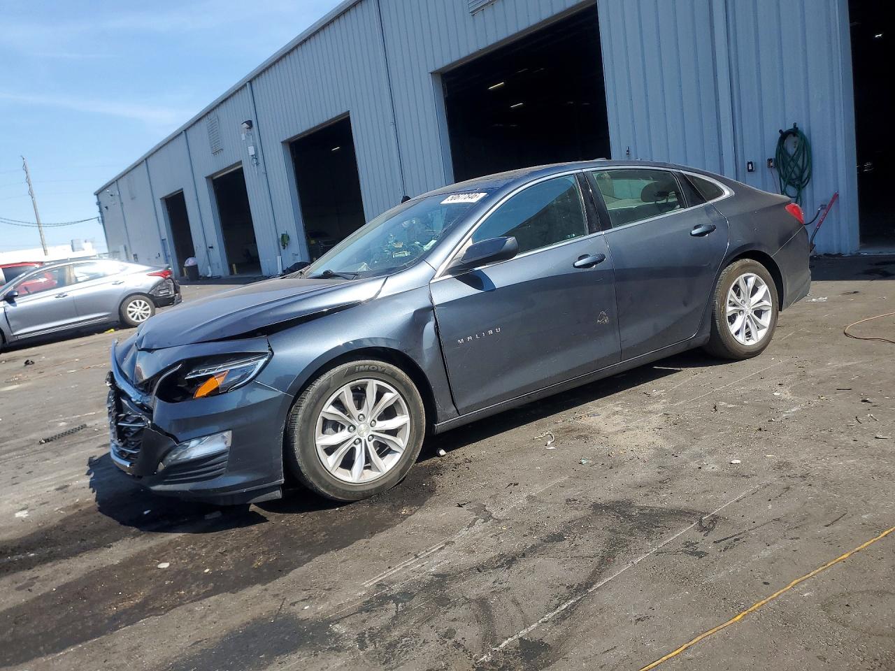Salvage Chevrolet Malibu Image