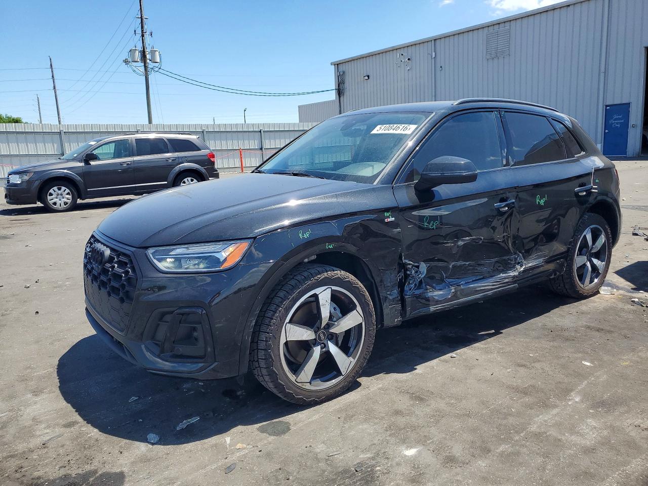 Salvage Audi Q5 Image