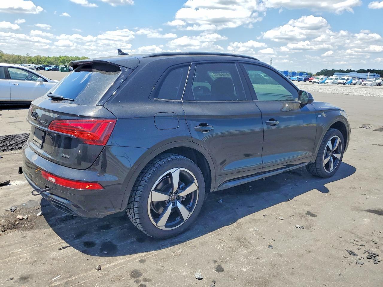 Audi Q5 Premium Plus 45