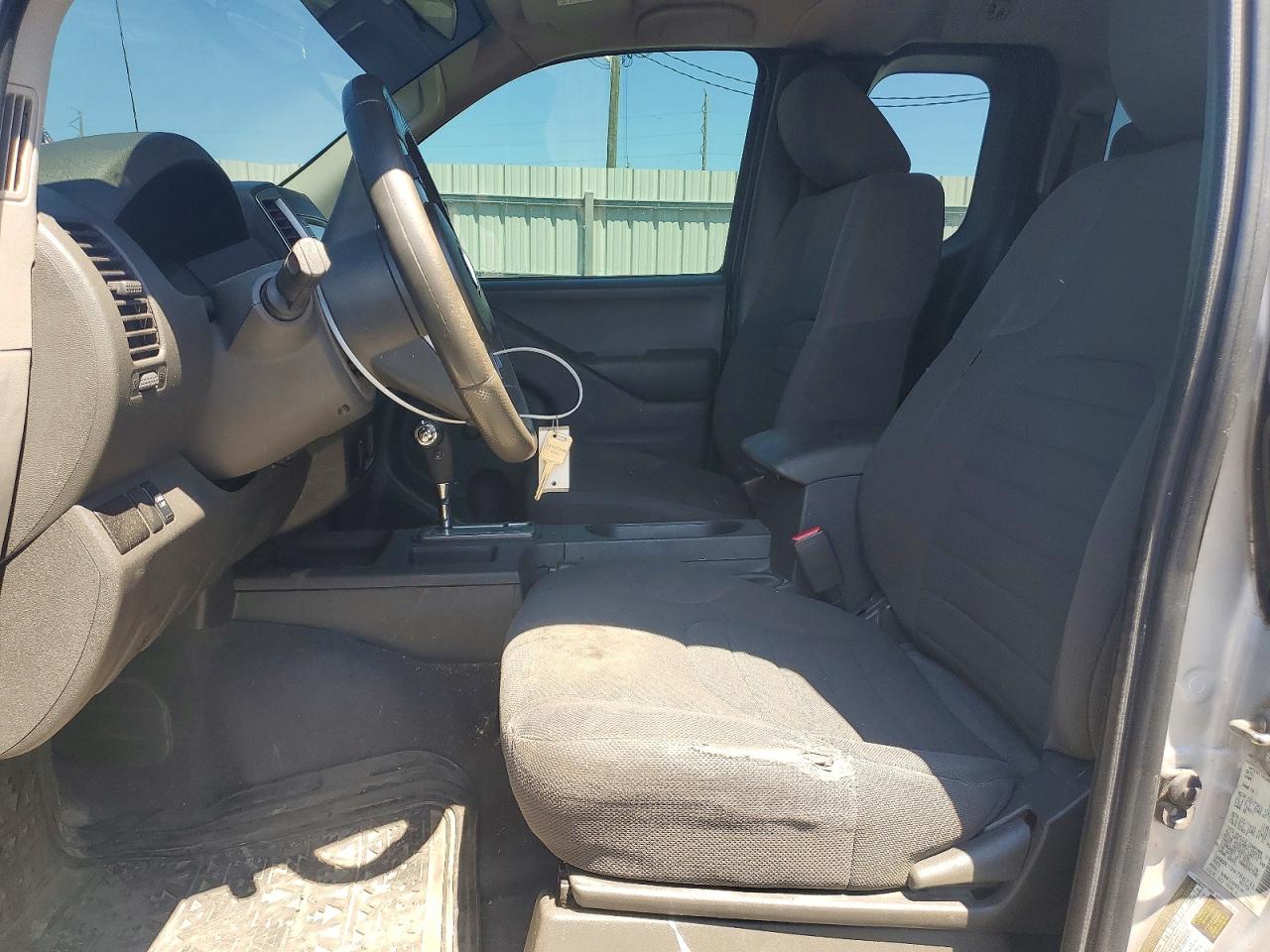 Nissan Frontier S