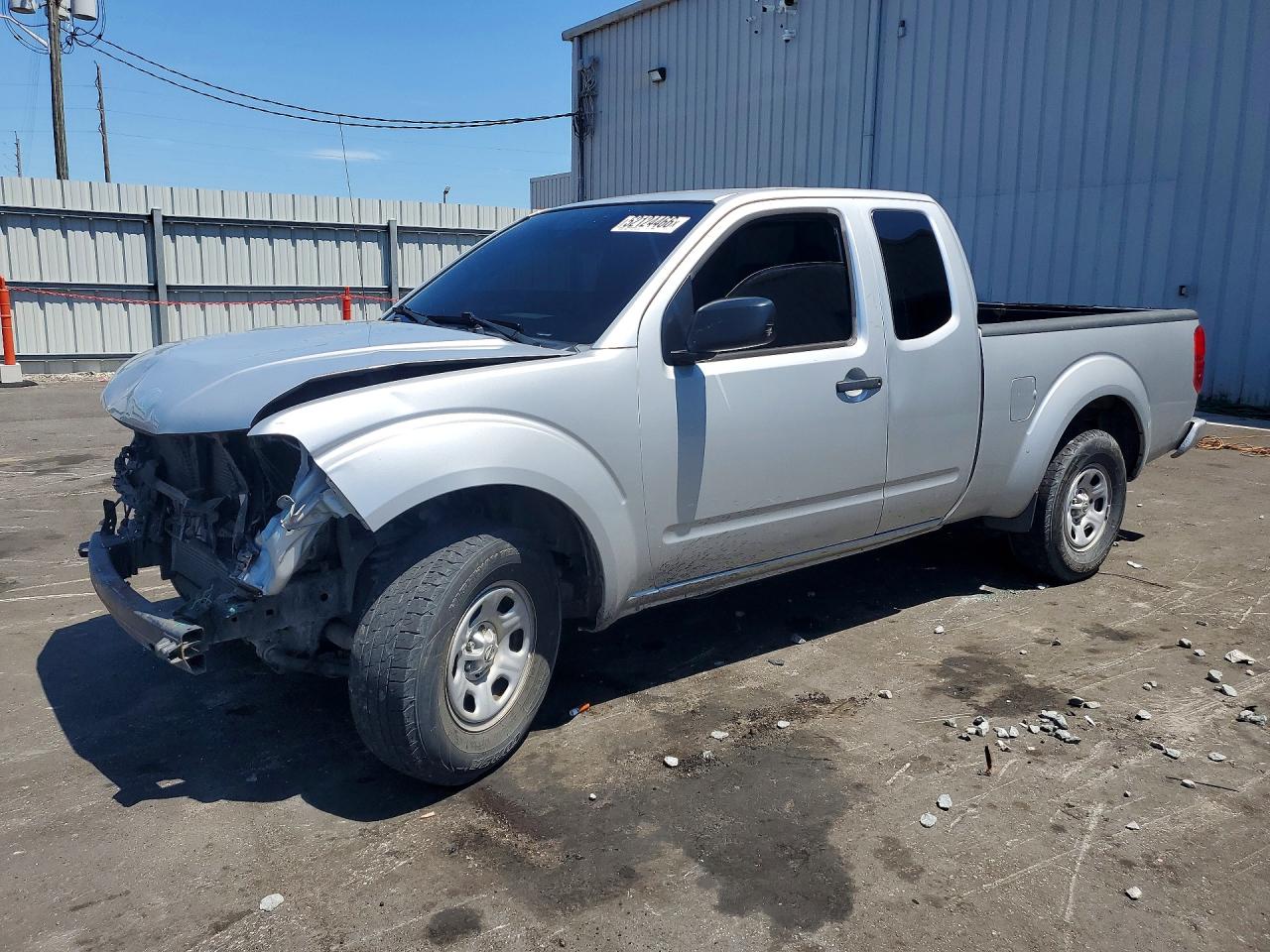 Salvage Nissan Frontier Image