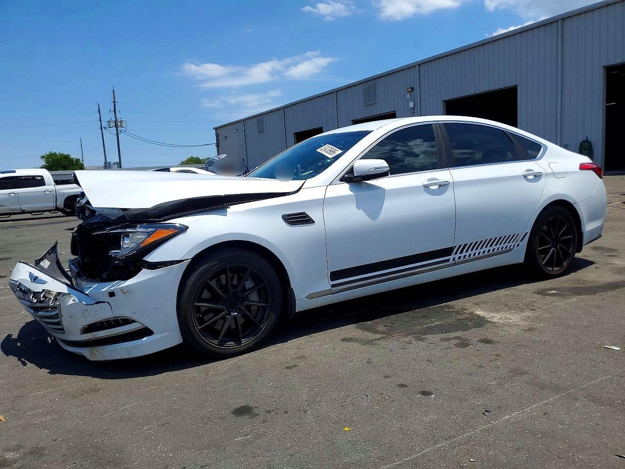 Salvage Hyundai Genesis Image