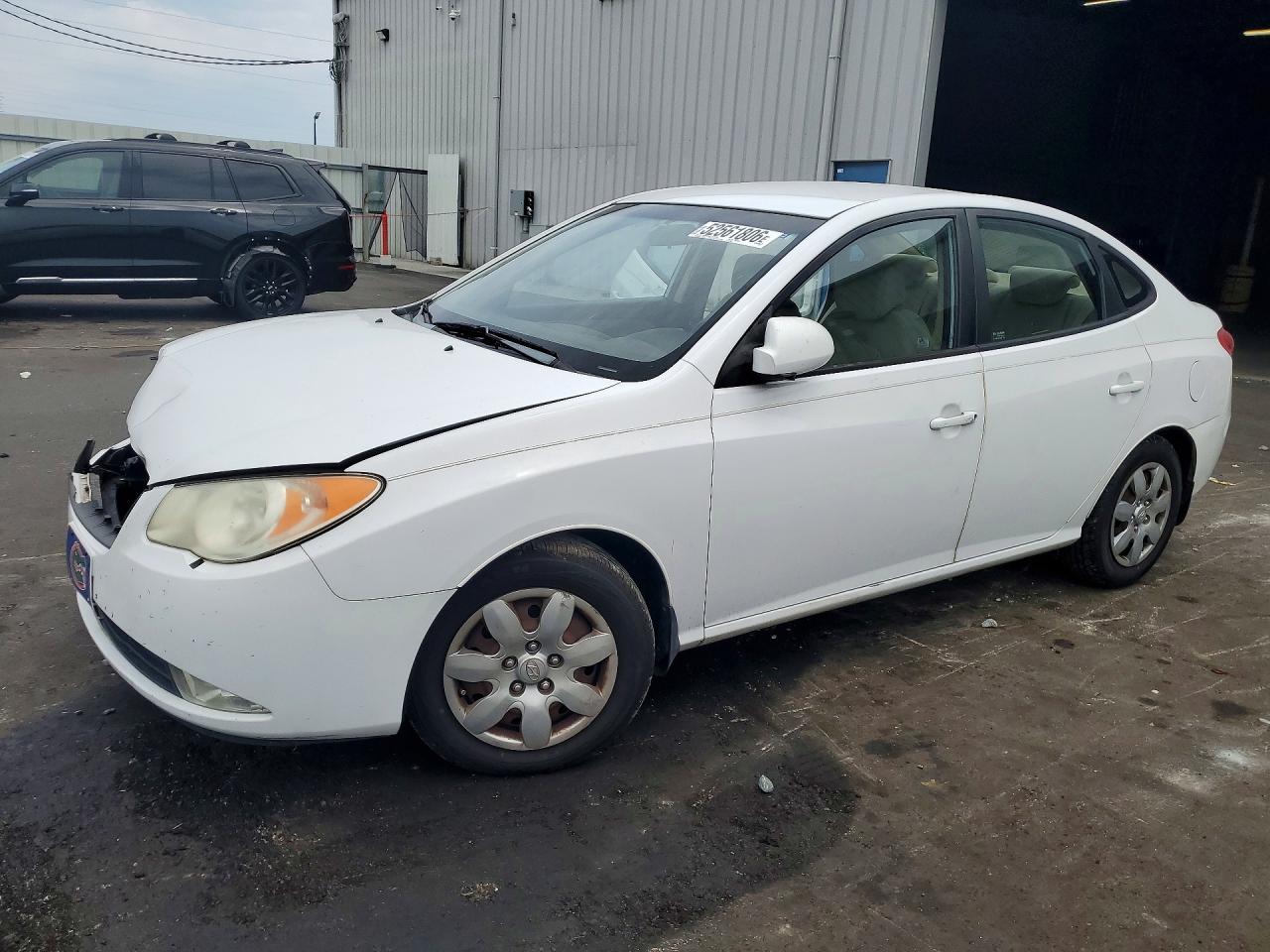 Salvage Hyundai ELANTRA Image