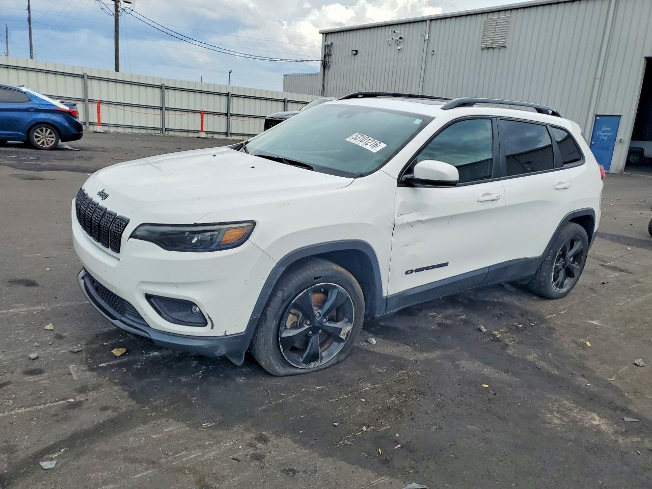 Salvage Jeep Cherokee Image