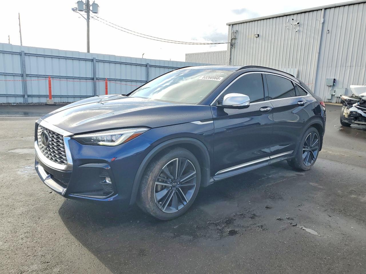 Salvage INFINITI Qx Image
