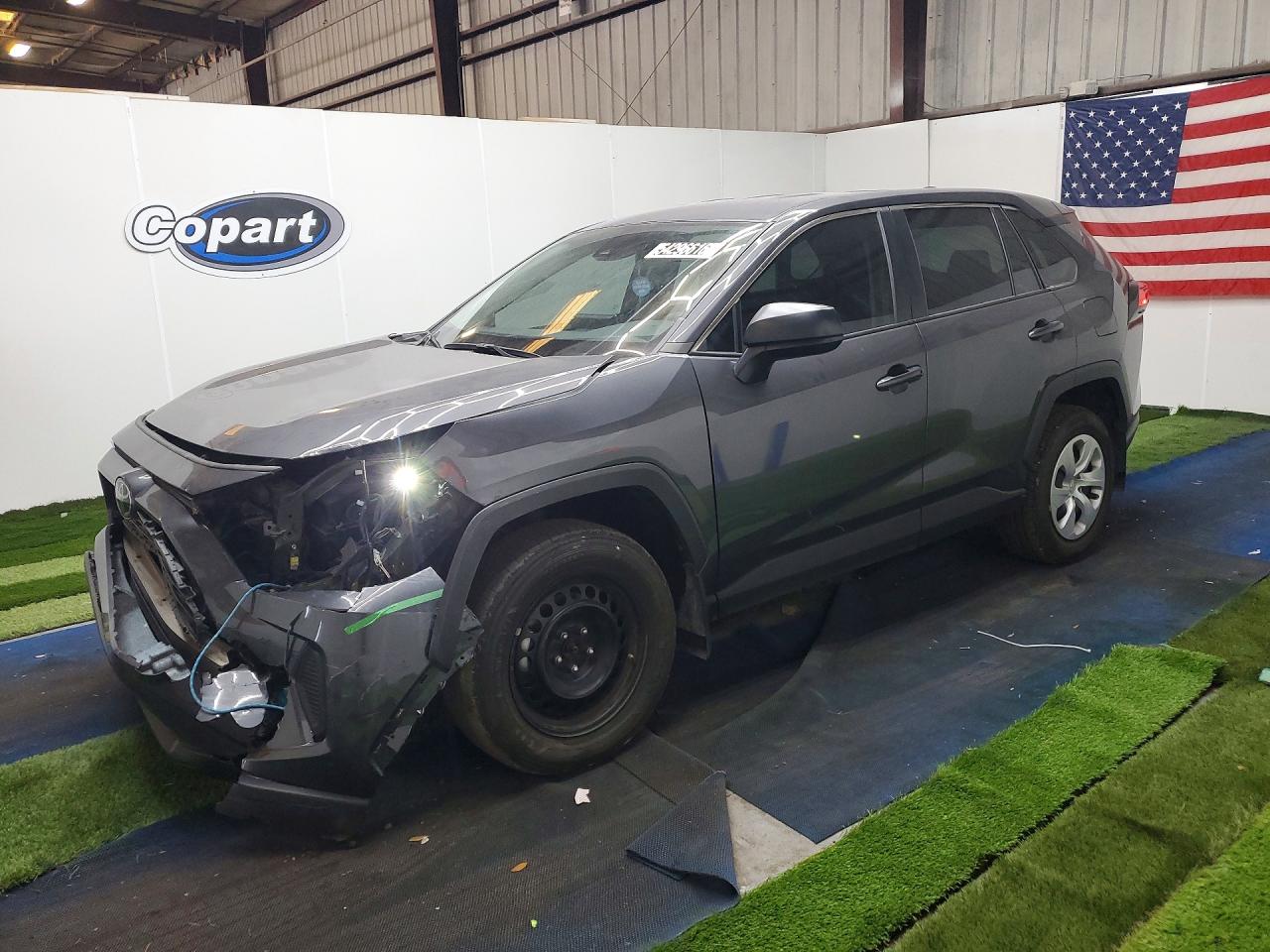 Salvage Toyota RAV4 Image