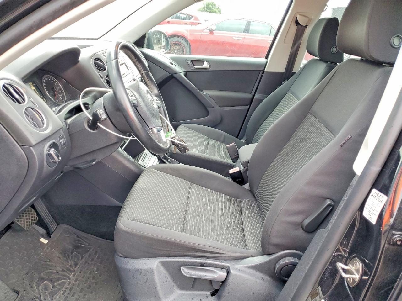 Volkswagen Tiguan S