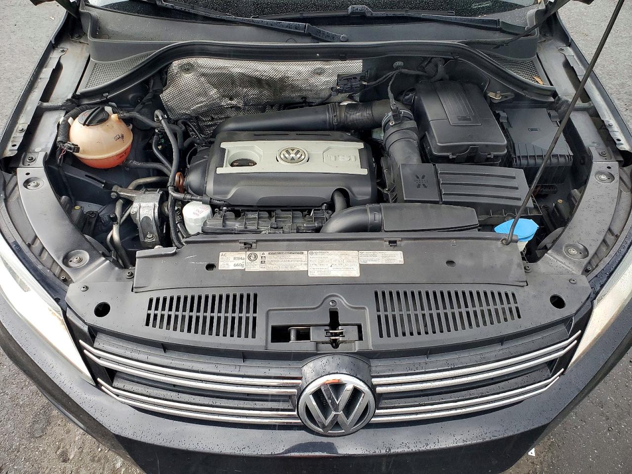 Volkswagen Tiguan S