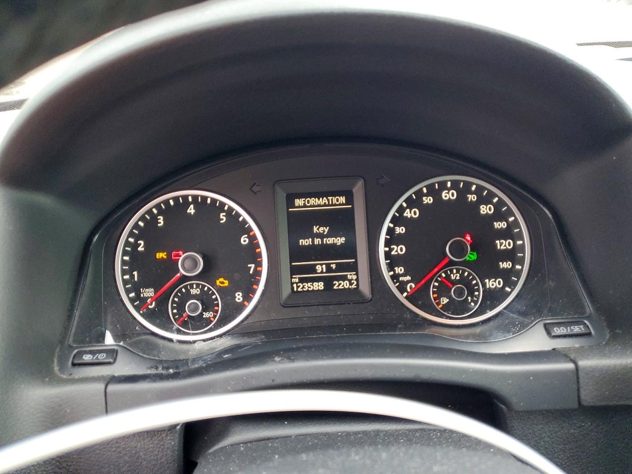 Volkswagen Tiguan S