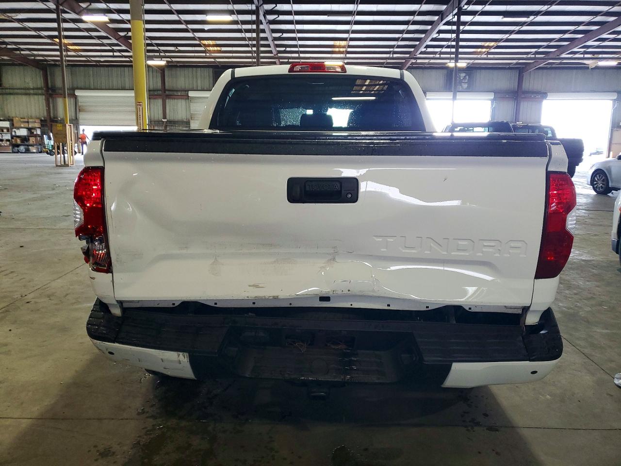 Toyota Tundra Crewmax Sr5