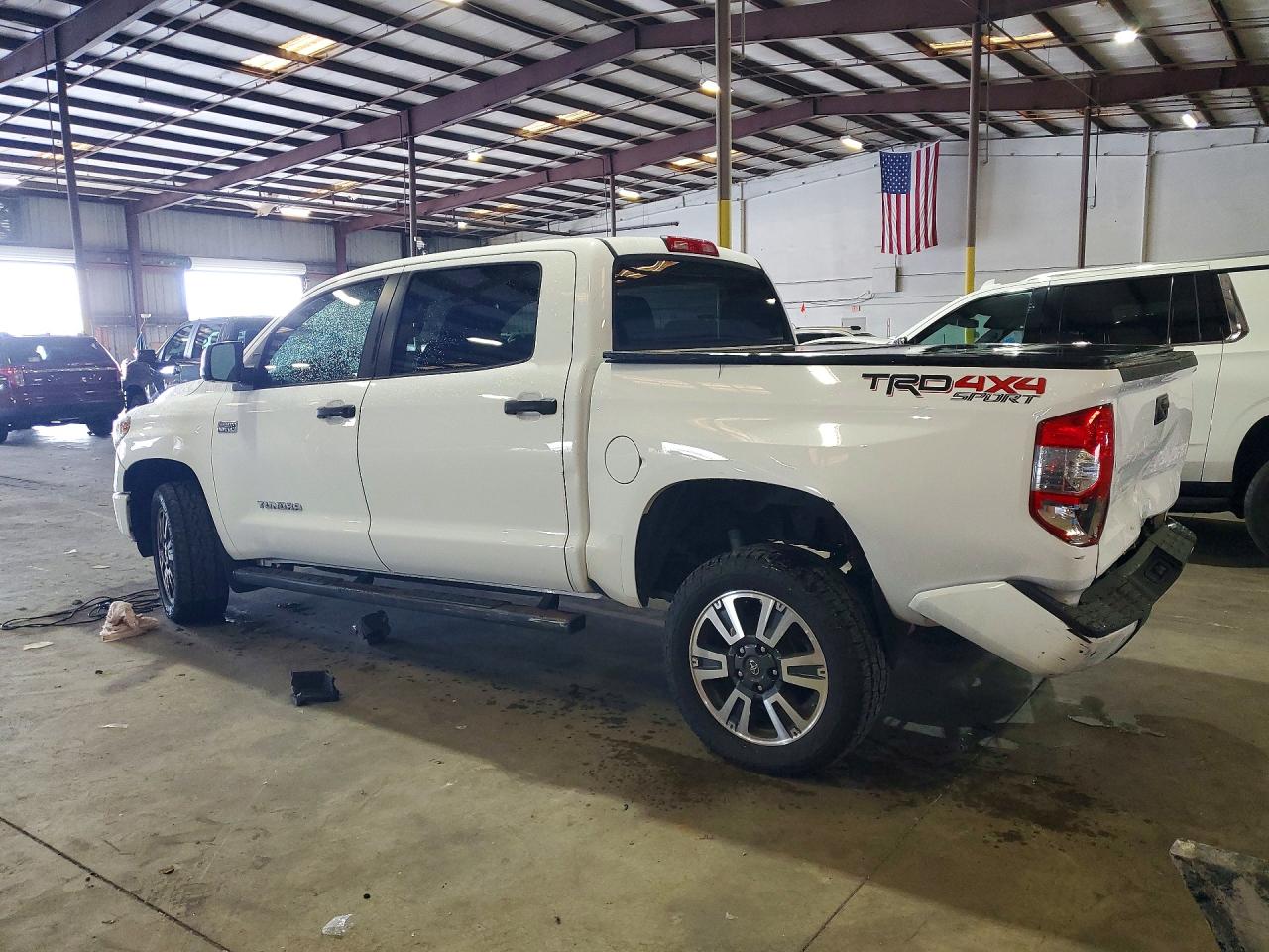 Toyota Tundra Crewmax Sr5