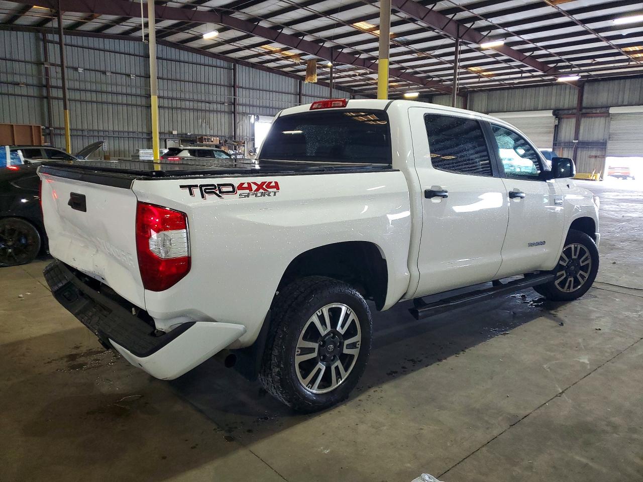 Toyota Tundra Crewmax Sr5