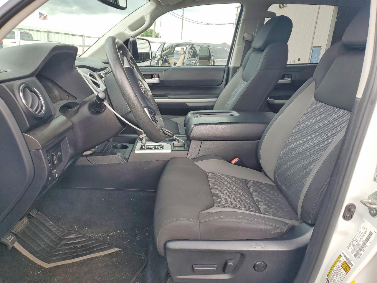Toyota Tundra Crewmax Sr5