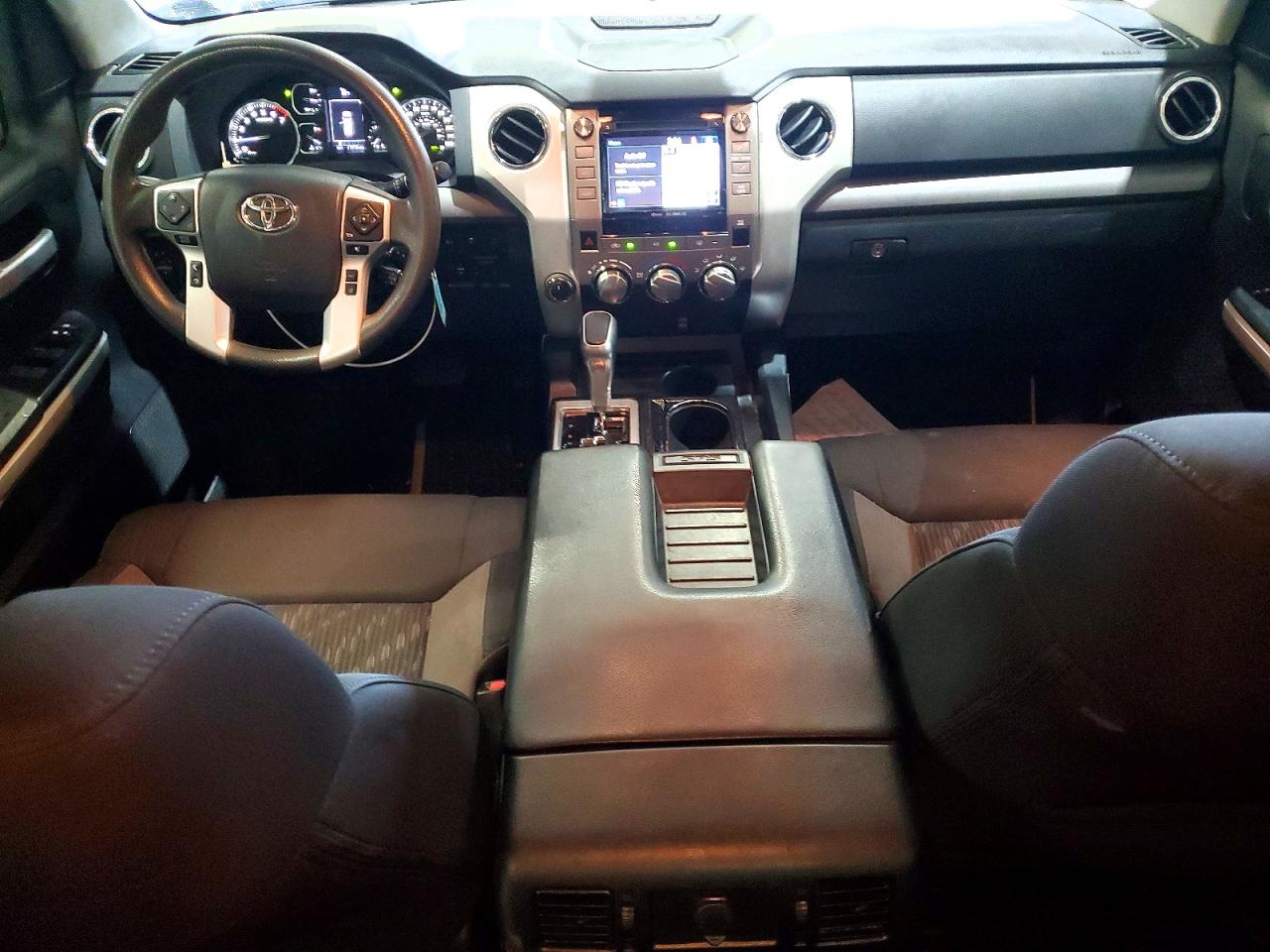 Toyota Tundra Crewmax Sr5