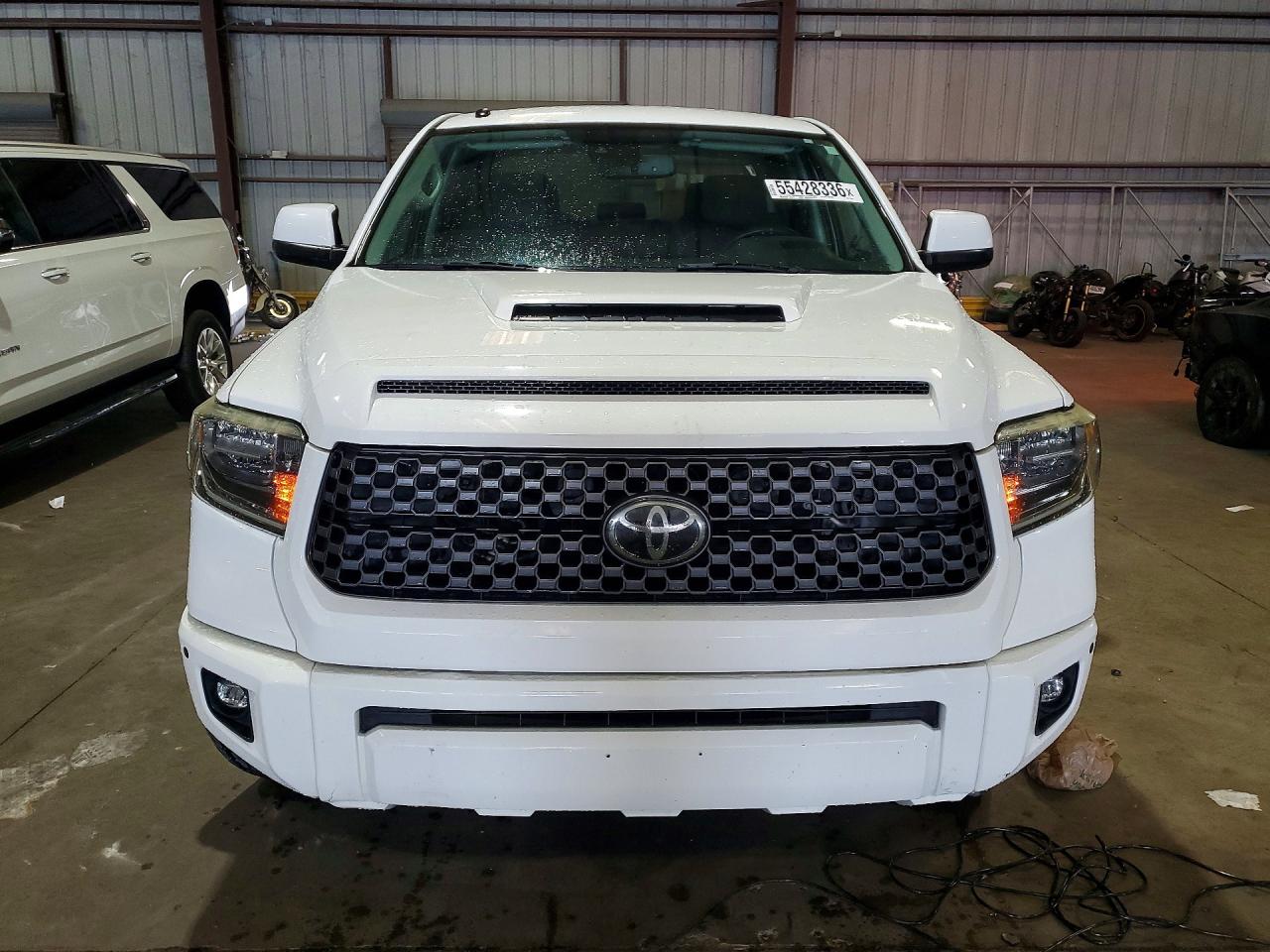 Toyota Tundra Crewmax Sr5