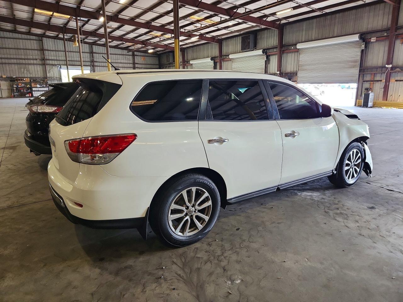 Nissan Pathfinder S