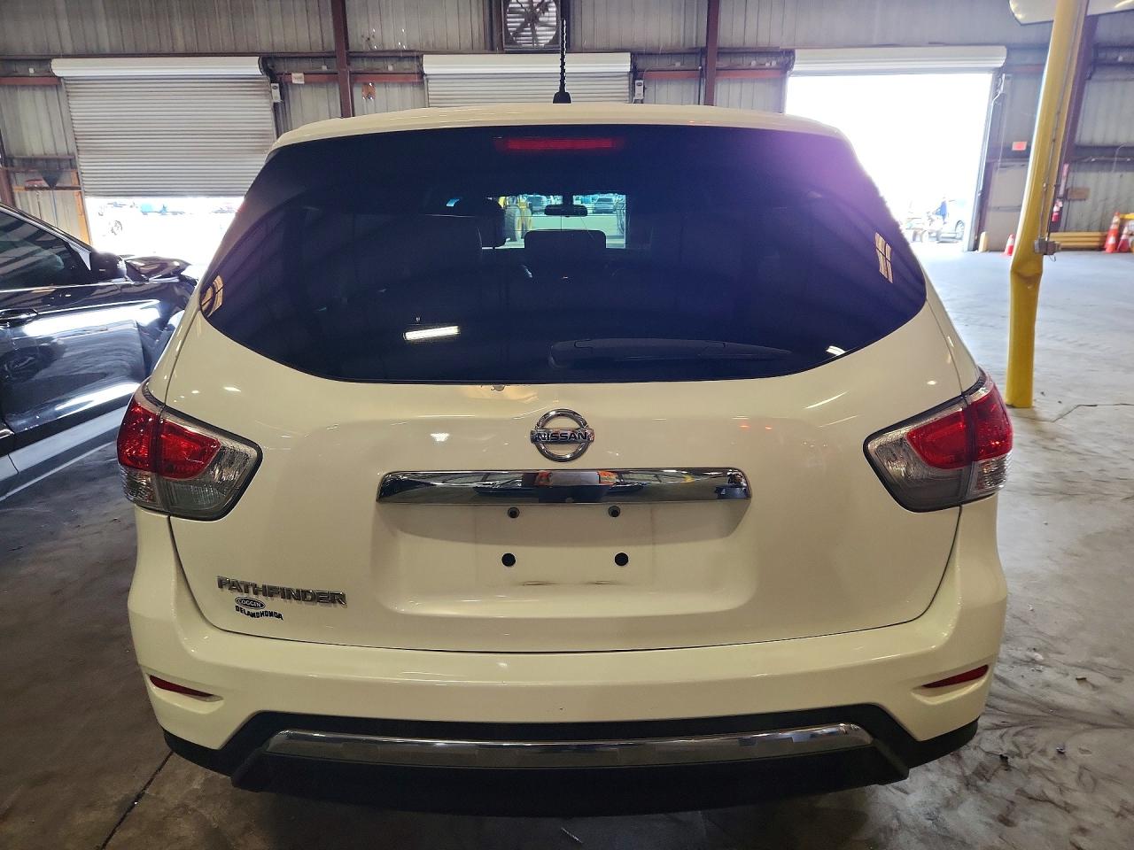 Nissan Pathfinder S