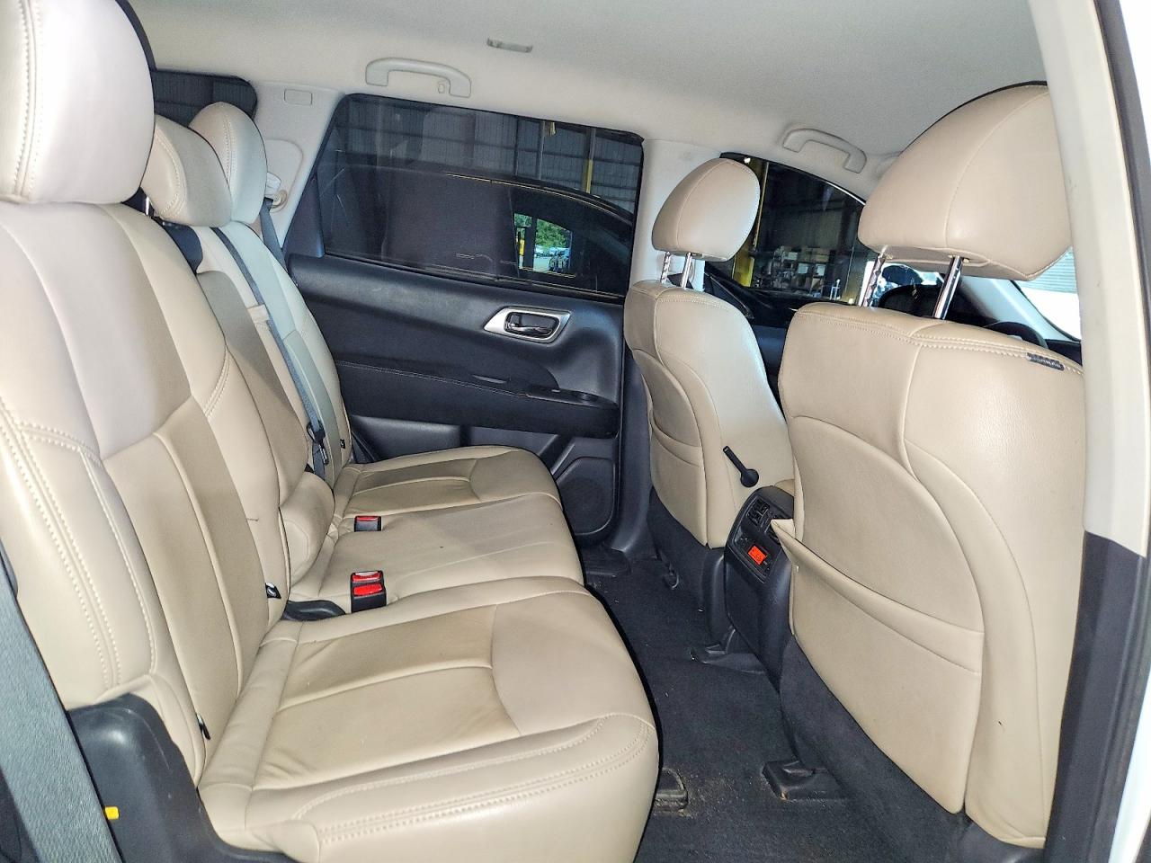 Nissan Pathfinder S