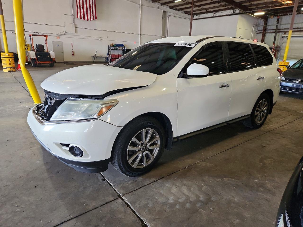 Salvage Nissan Pathfinder Image