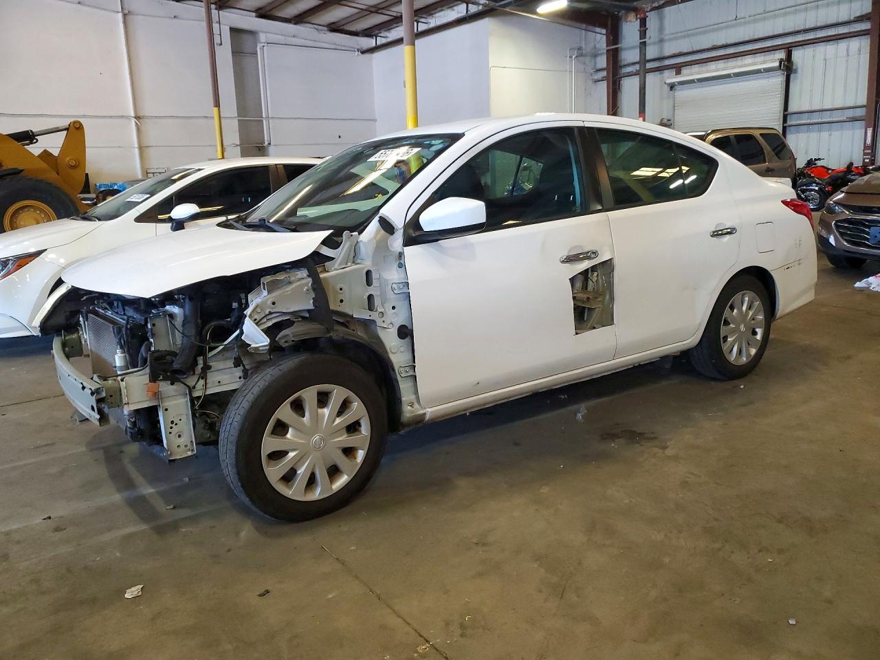 Salvage Nissan Versa Image