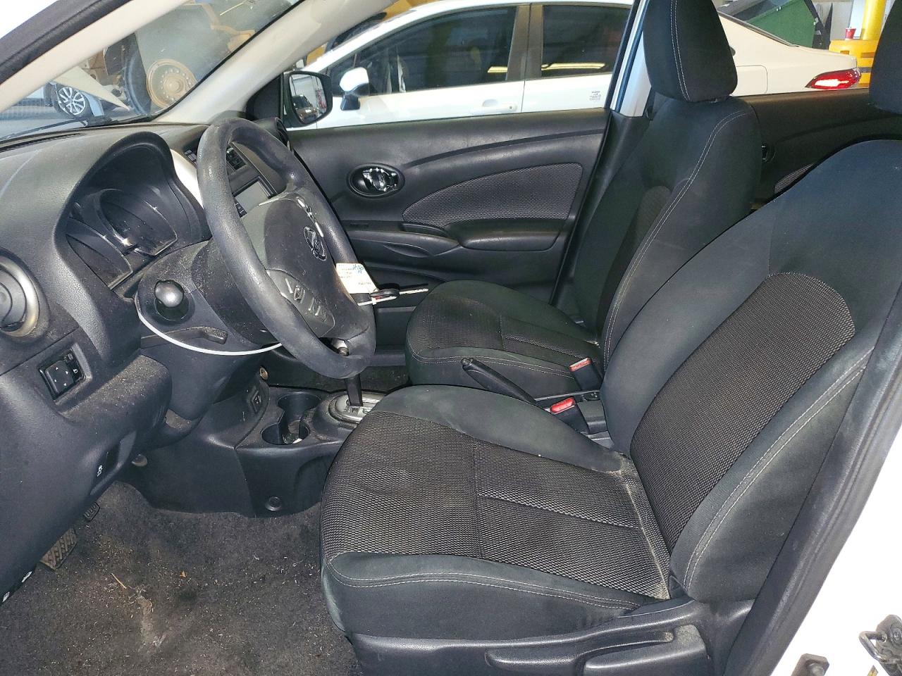 Nissan Versa Sv