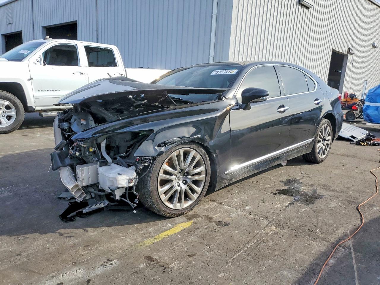 Salvage Lexus LS Image