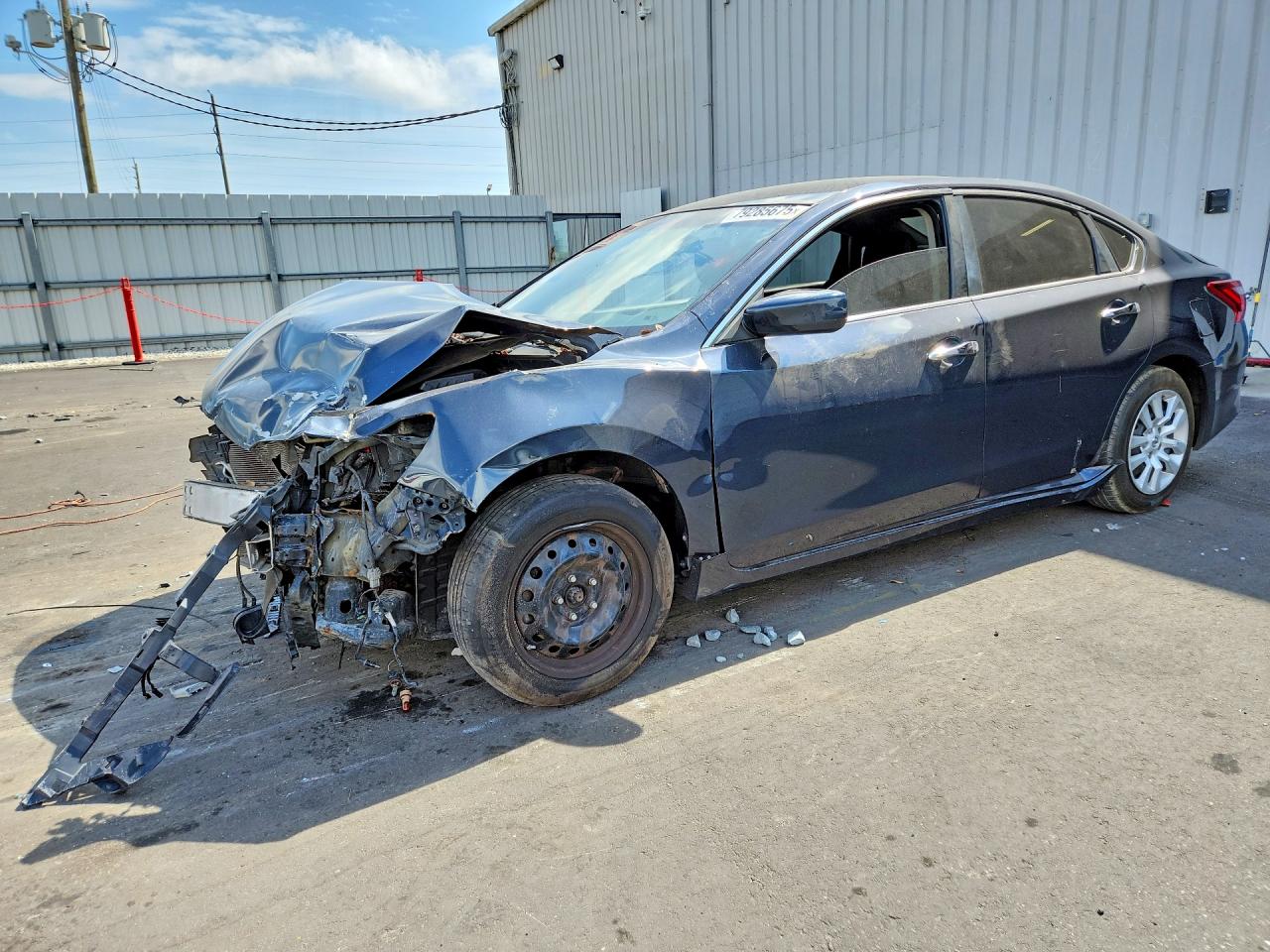 Salvage Nissan Altima Image