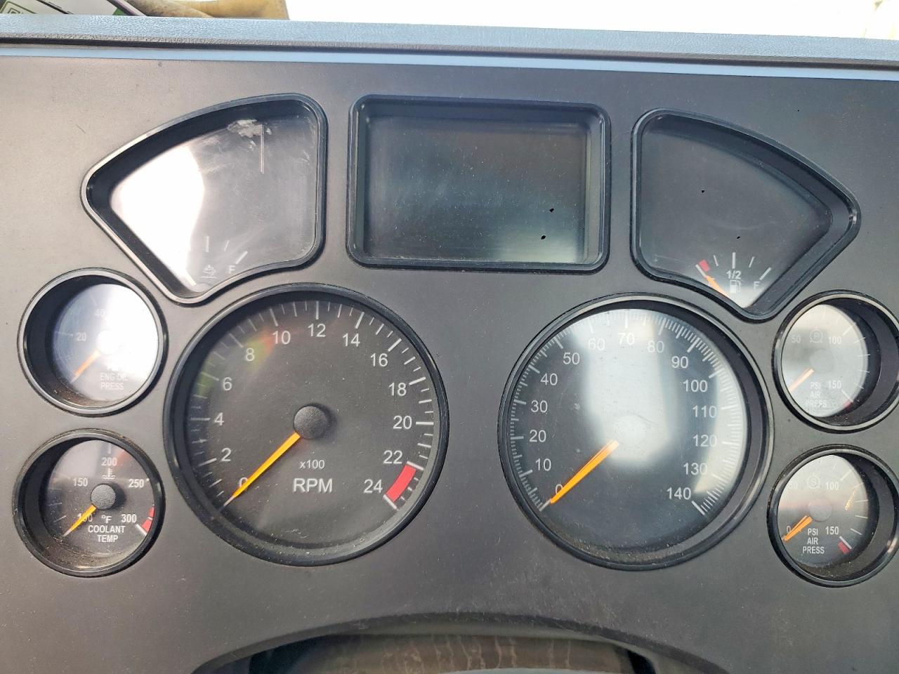 Mack 600