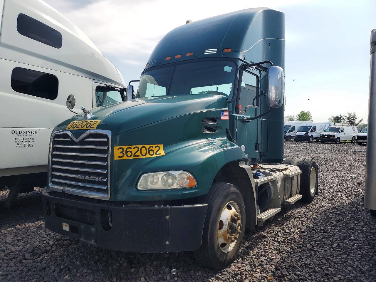 Mack 600
