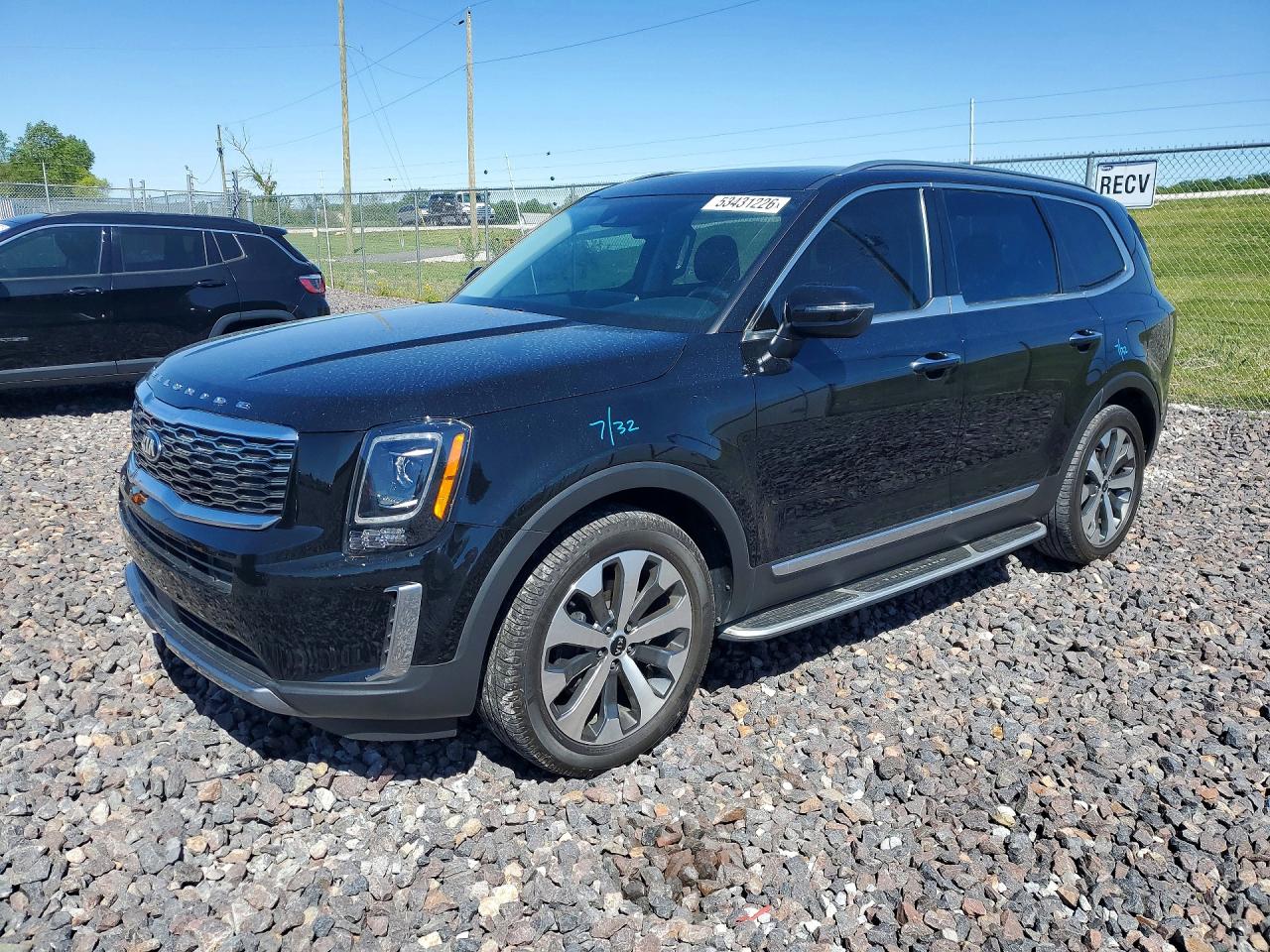 Salvage Kia Telluride Image