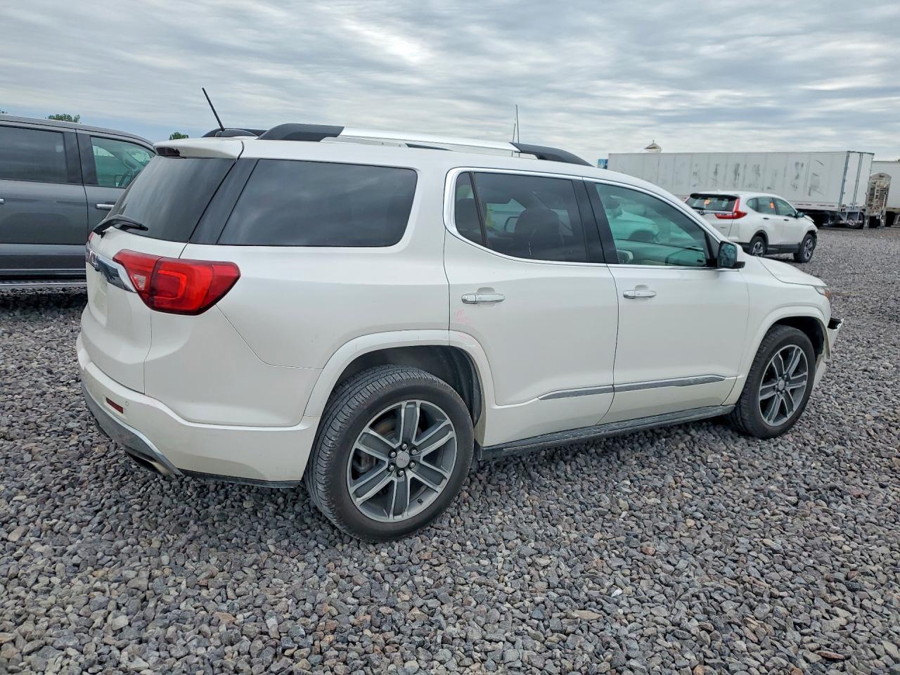 GMC Acadia Denali