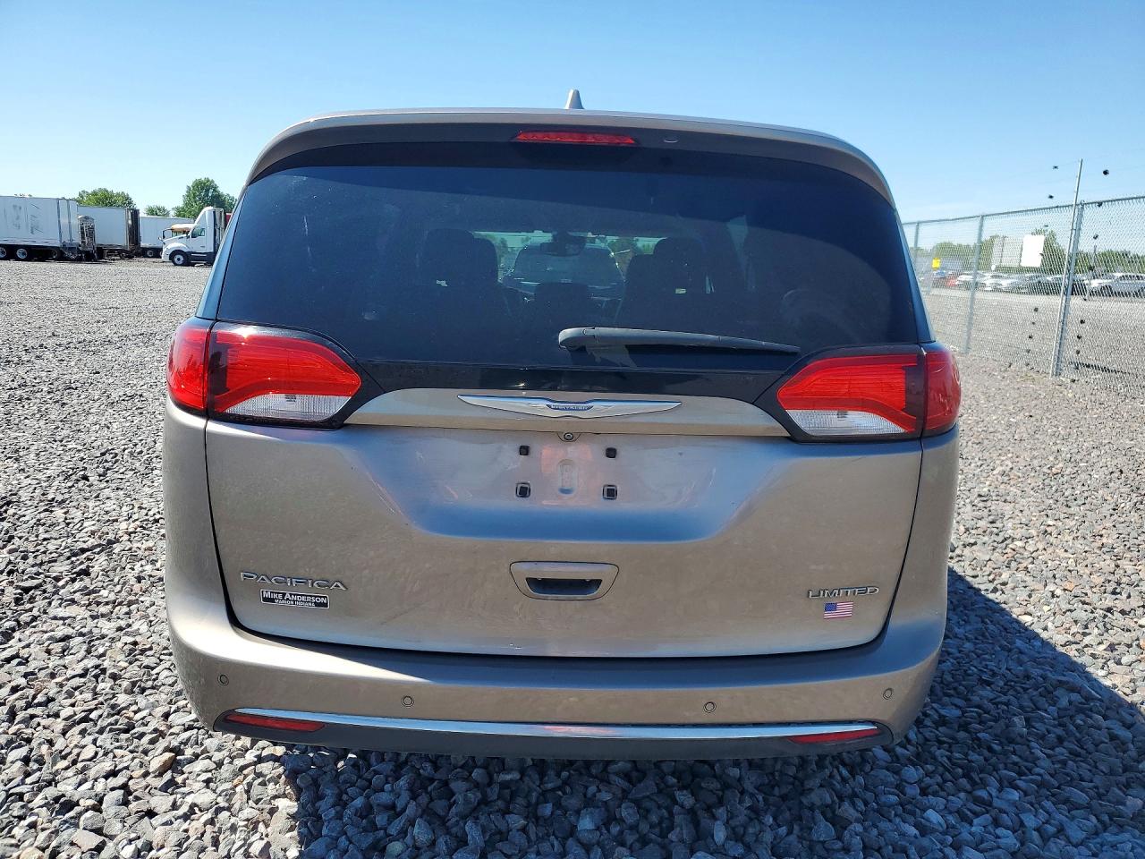 Chrysler Pacifica Limited
