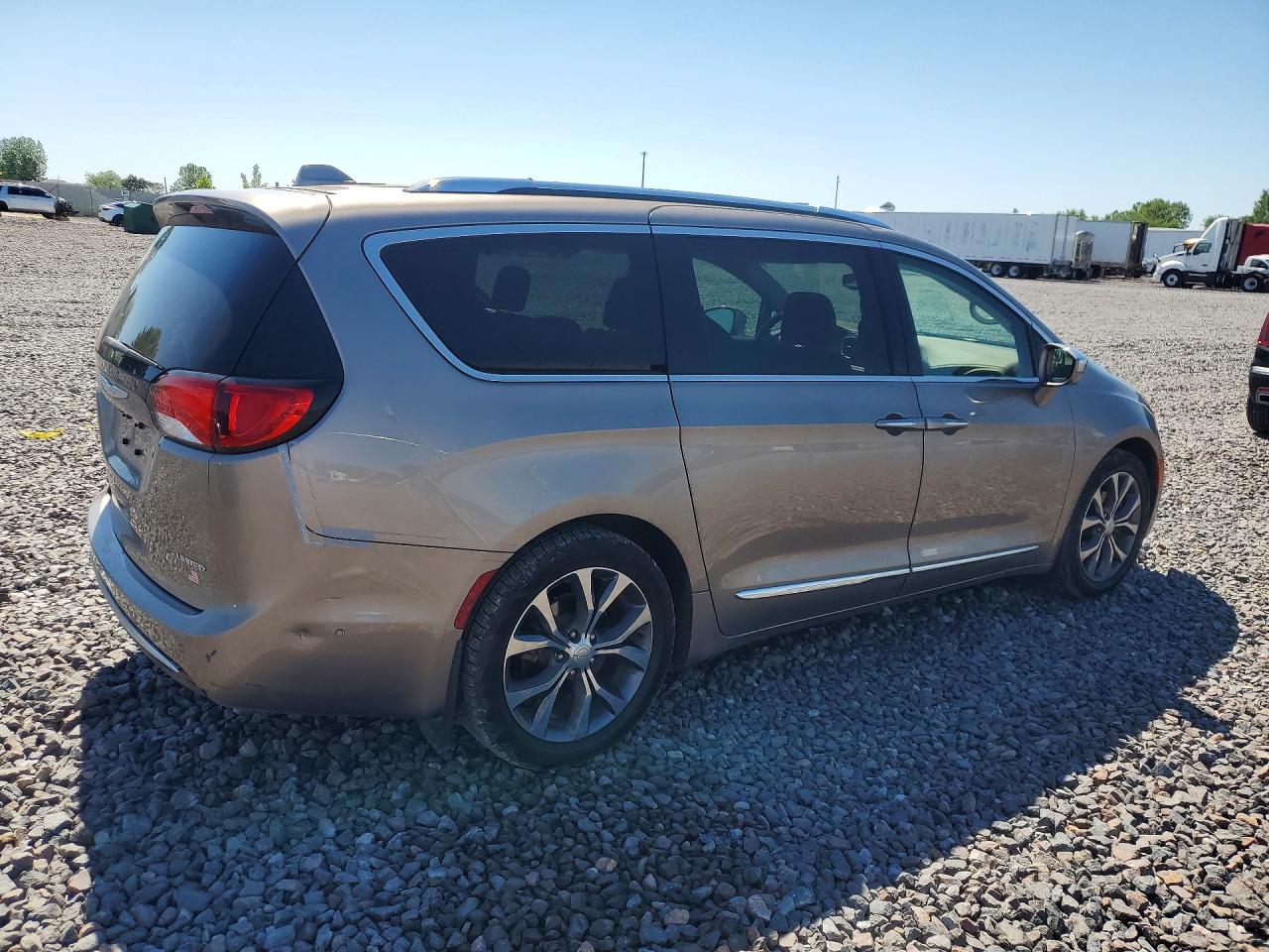 Chrysler Pacifica Limited