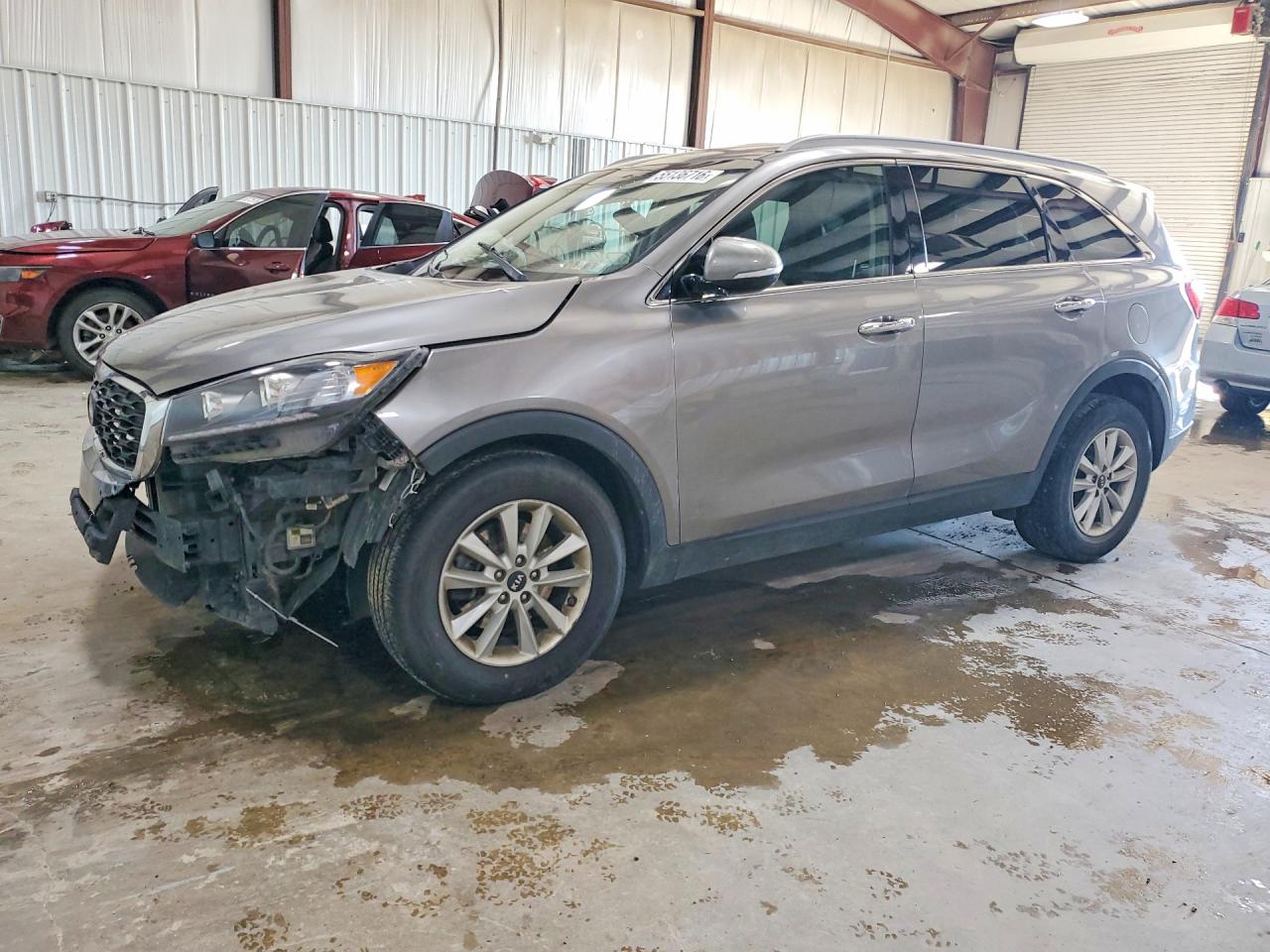 Salvage Kia Sorento Image