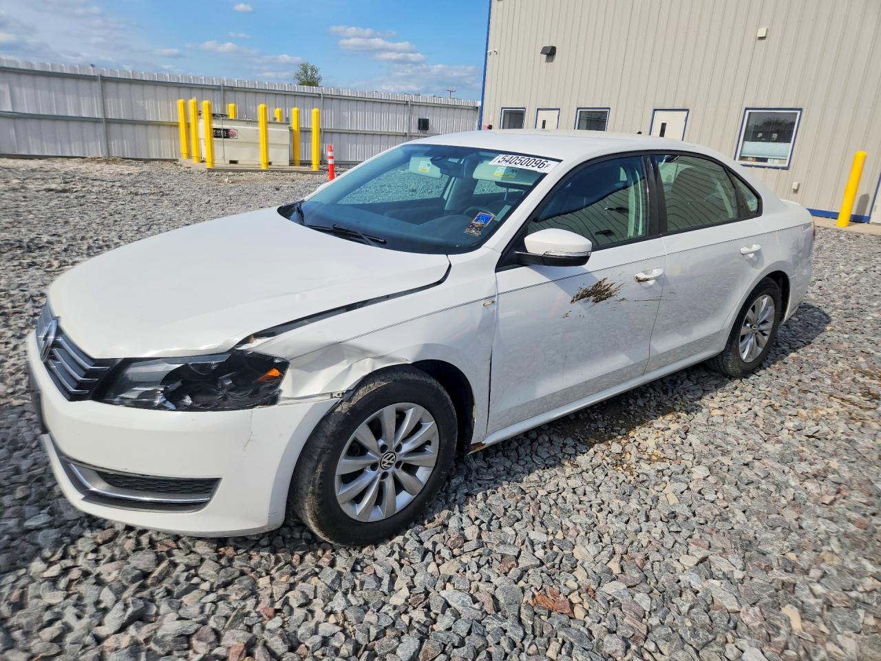 Salvage Volkswagen Passat Image
