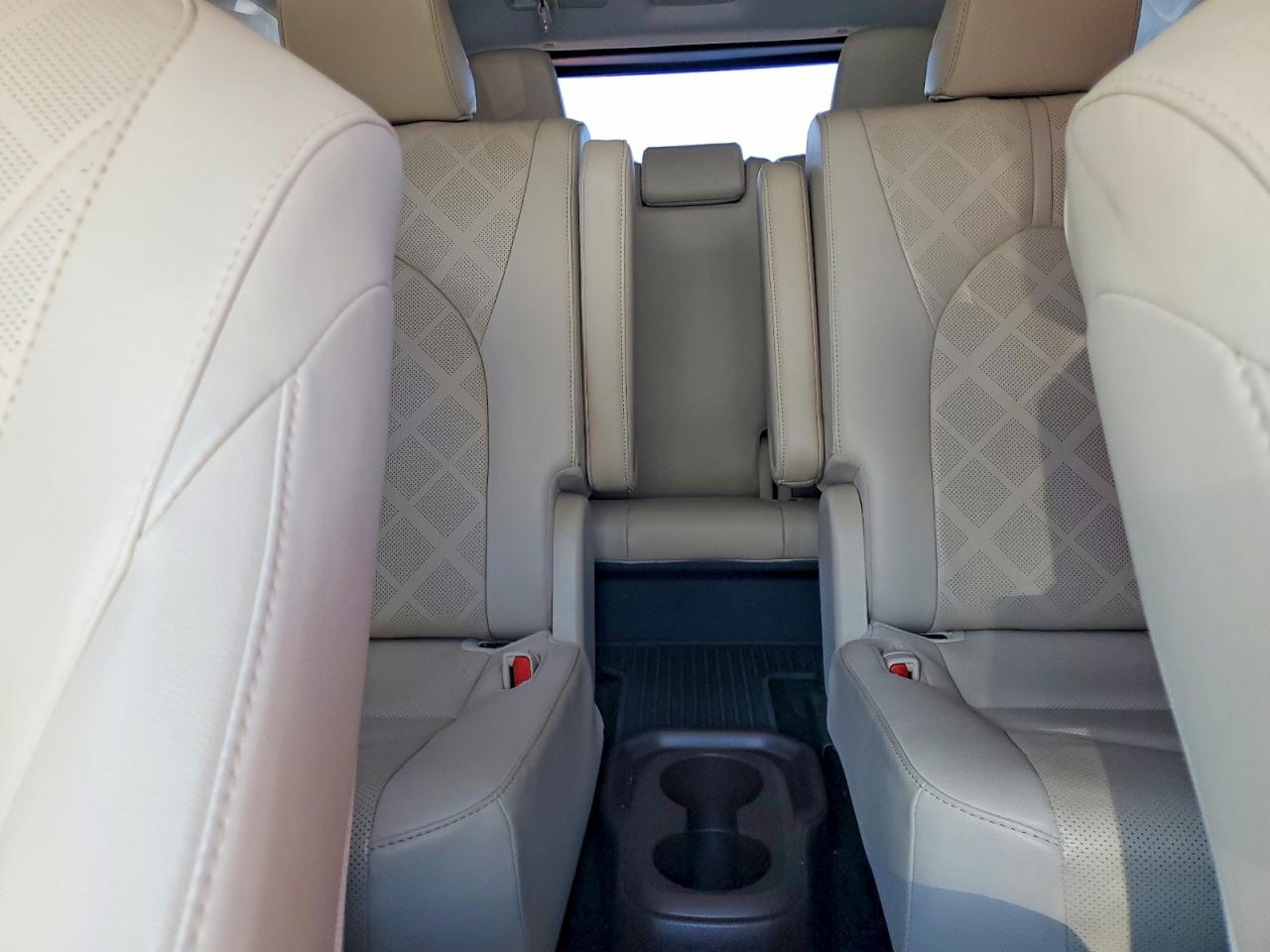 Toyota Highlander Hybrid Platinum