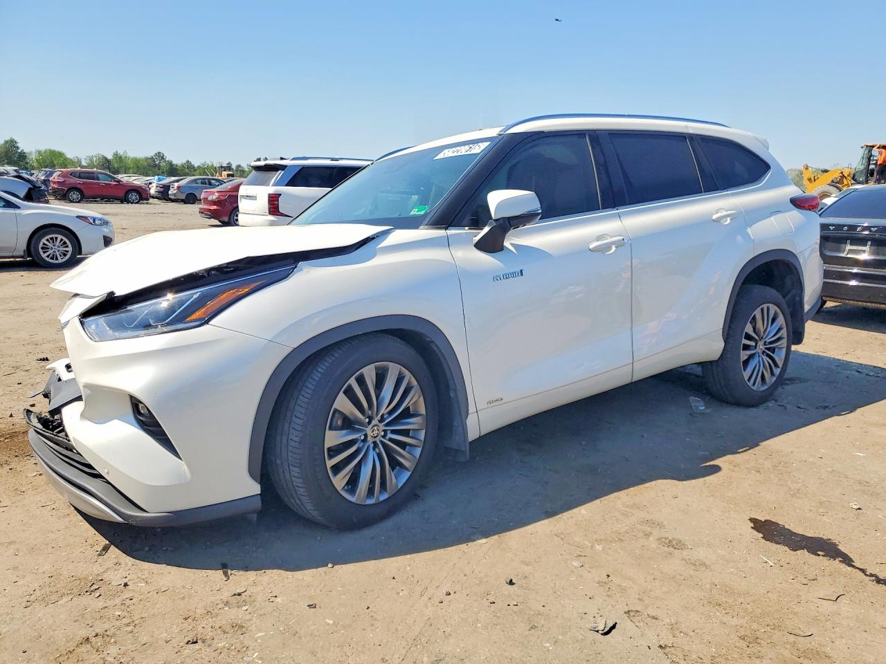 Salvage Toyota Highlander Image